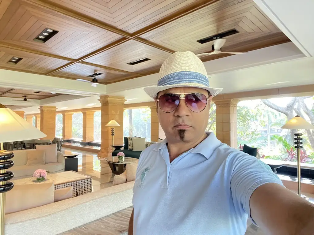 RAHUL Raj_Hills den multicuisine restaurant_Velim_review