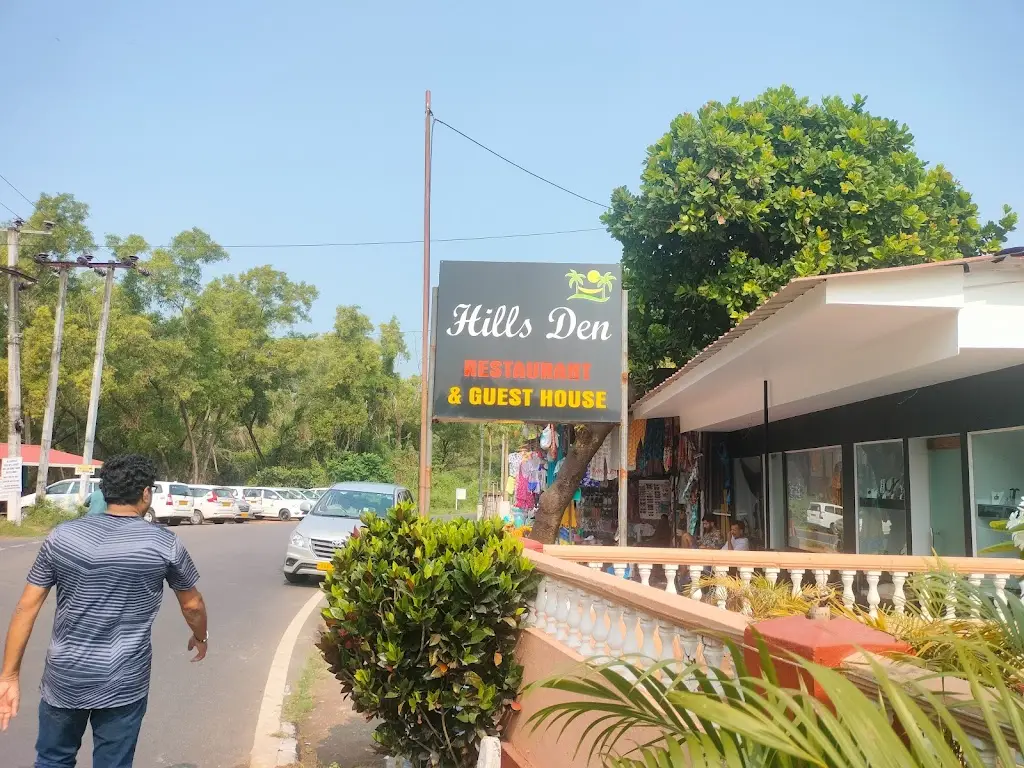 Hills den multicuisine restaurant restaurant in Velim