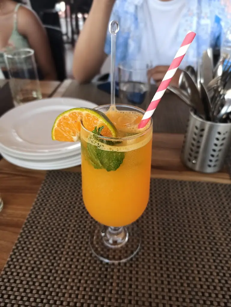 Ashwin Ar_Betty's beach Shade shack_Velim_review