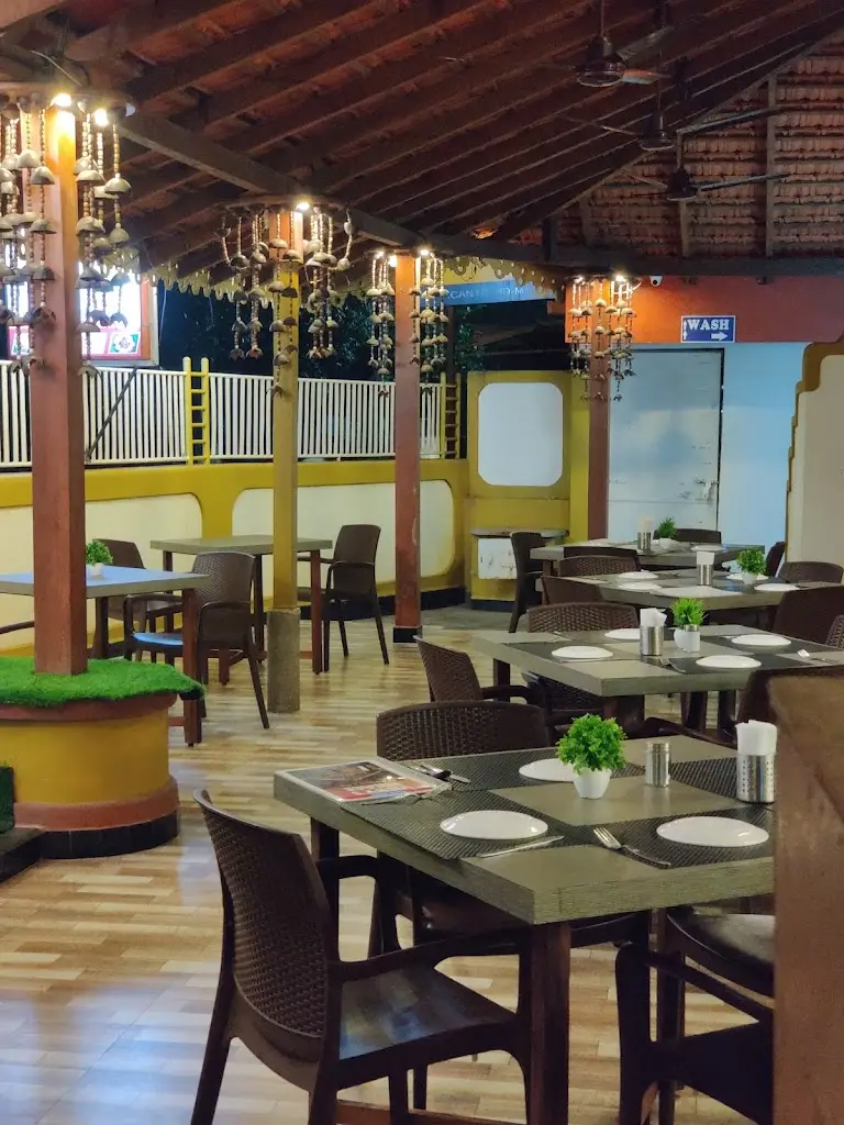 Vicky's Palace restaurant in Velim