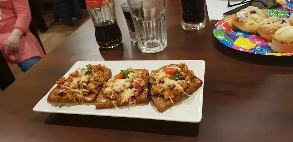 Vladislav Hodný_Restaurace Výrovka_Zásmuky_review