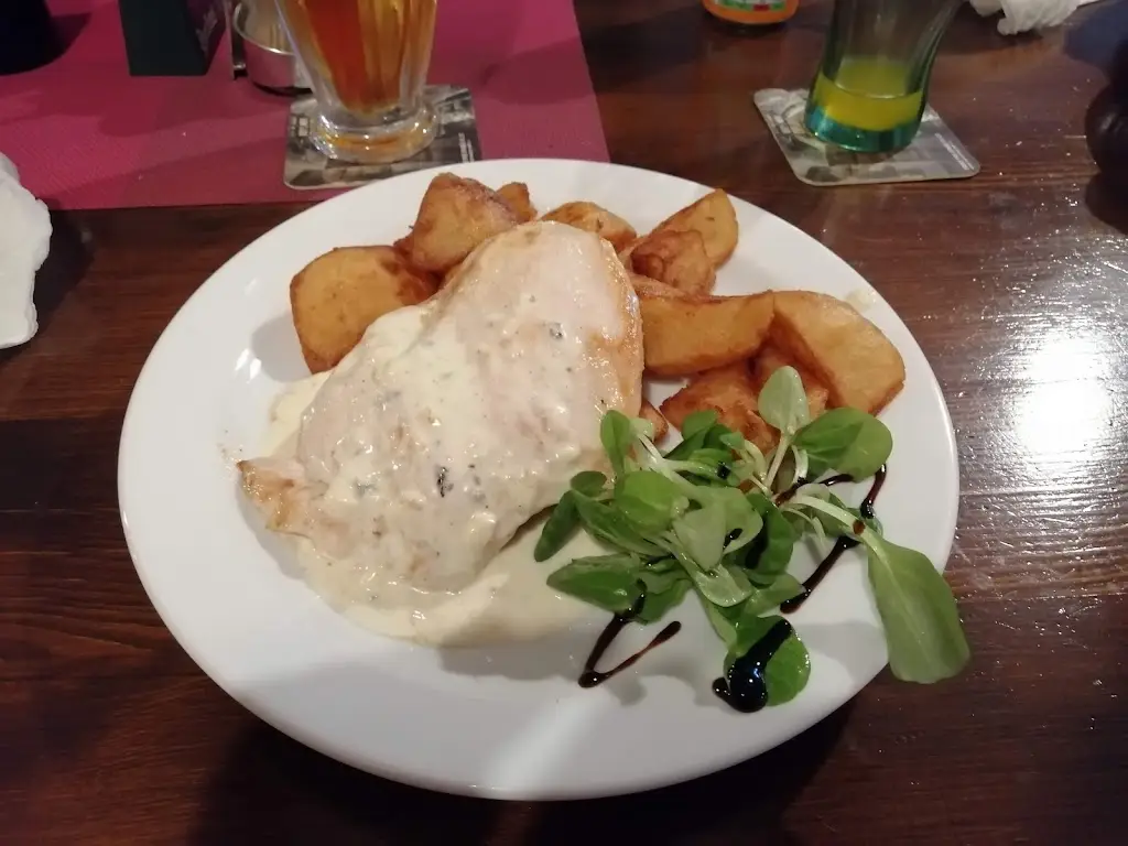 Dělnický Dům, Zlonice ristorante a Zlonice