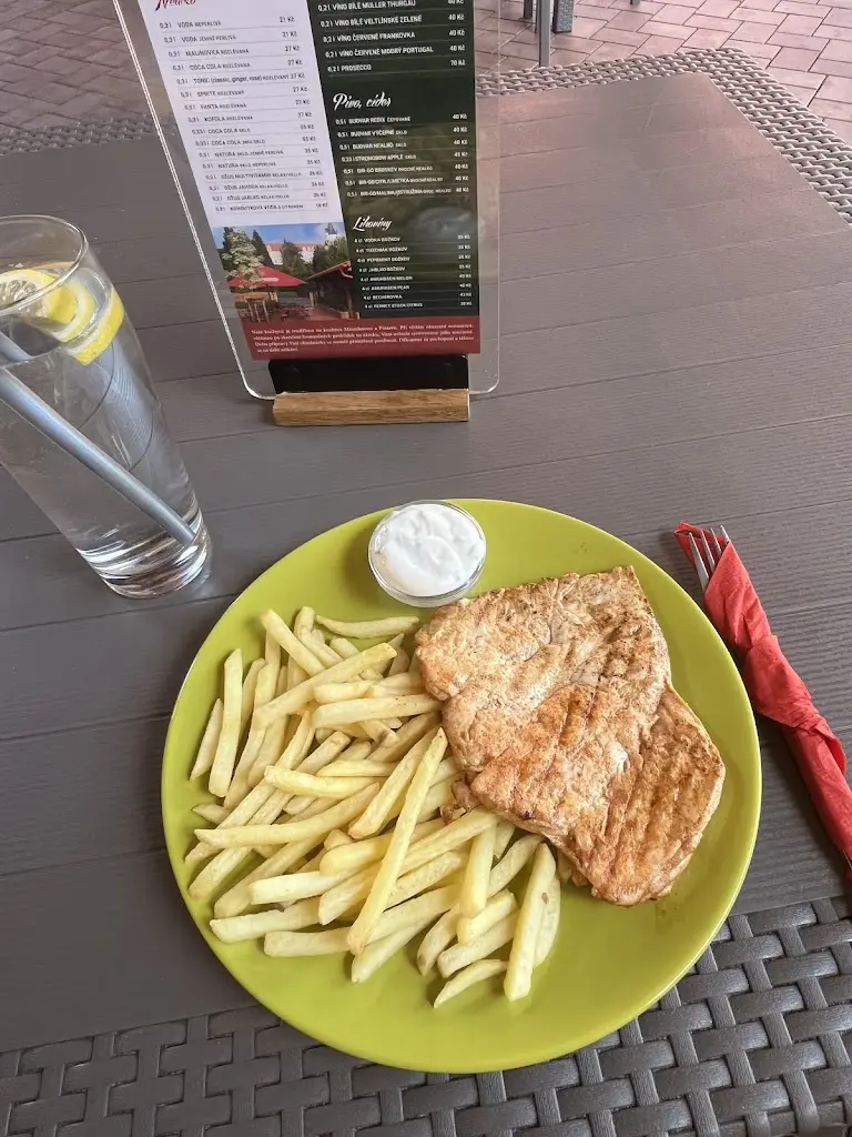 Veronika Jandová_Restaurace - pizzerie 