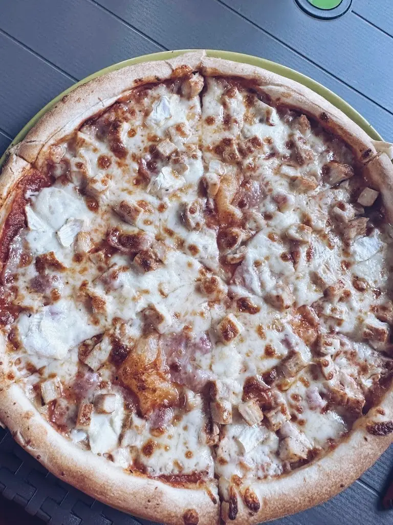 Karolína Trávničková_Restaurace - pizzerie 