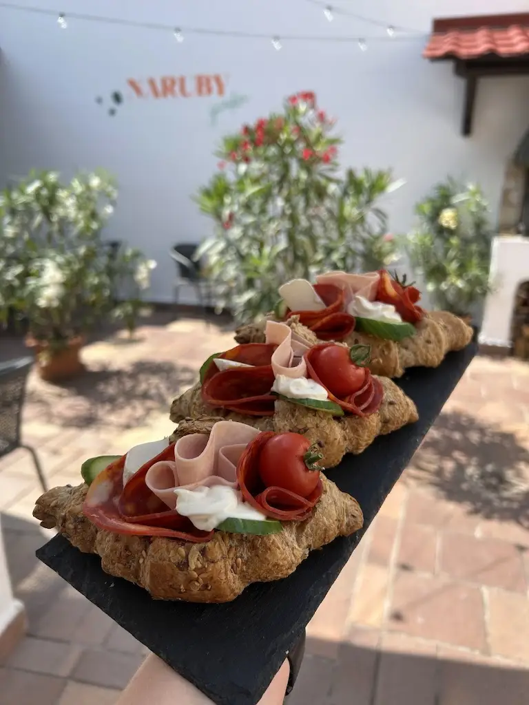 NARUBY bistro & kavárna_Žiželice_slider_image_2