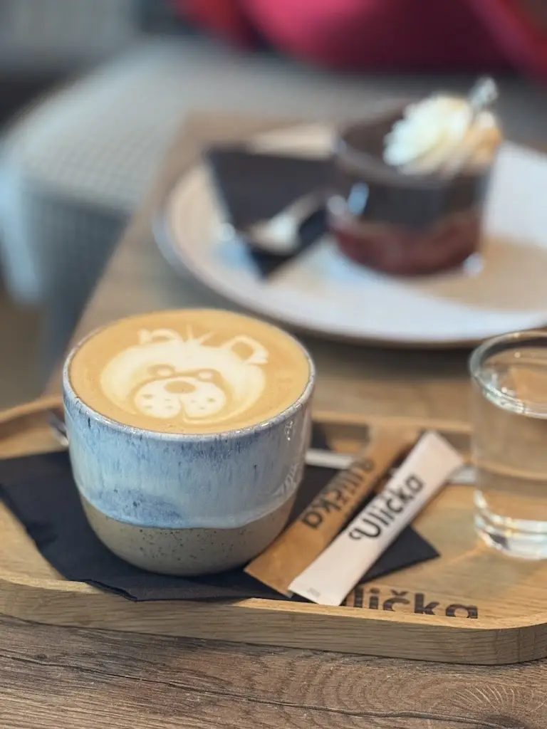 Jan Kuchař_Kavárna Ulička_Vlašim_review