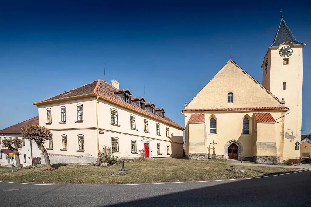Penzion Sborovna restaurant in Zbraslavice