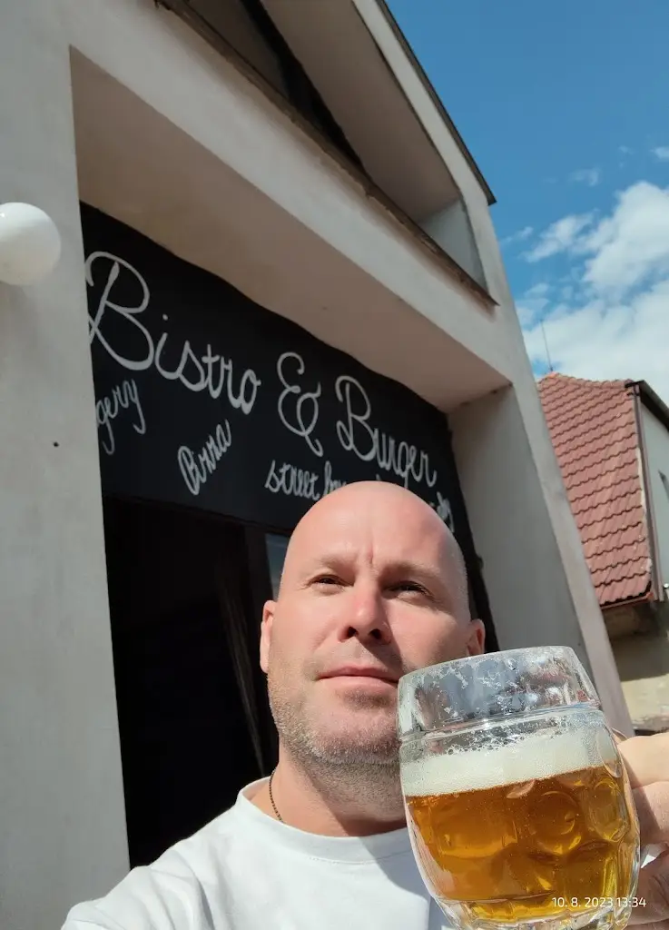 Jaromír “makak”_Bistro & Burger_Zbraslavice_review