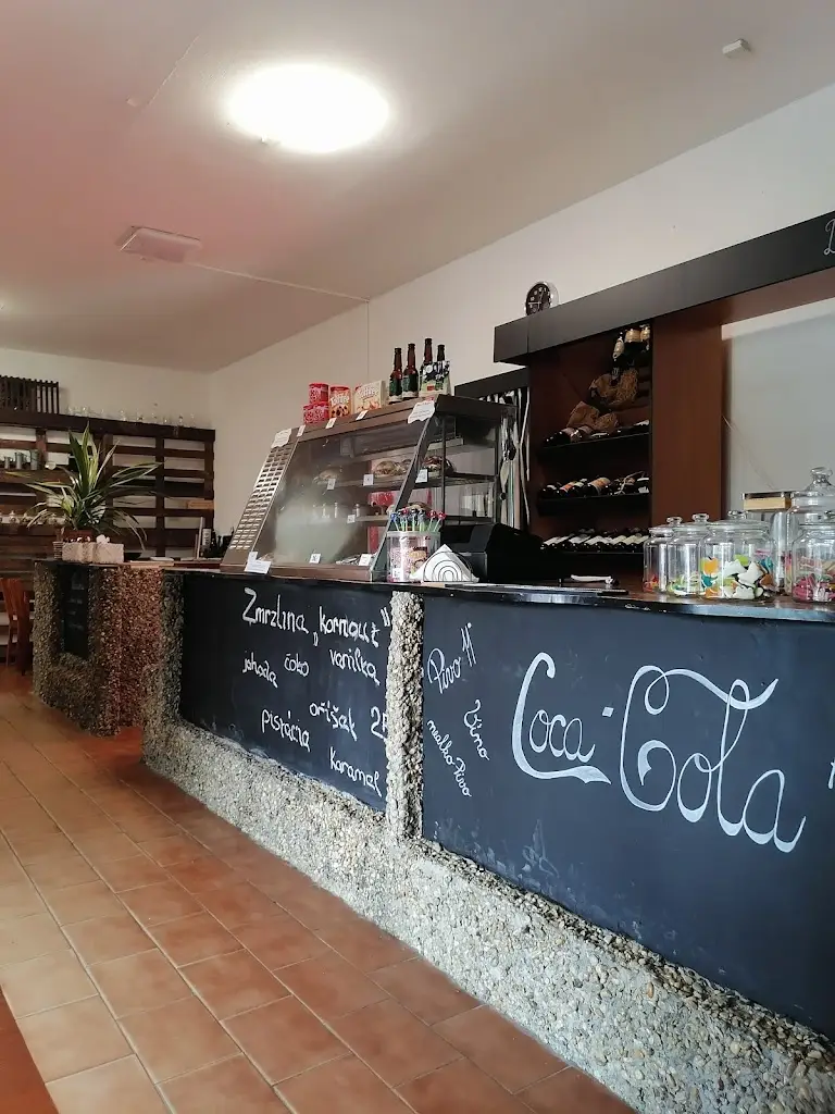 Lucie Růžičková_Bistro & Burger_Zbraslavice_review