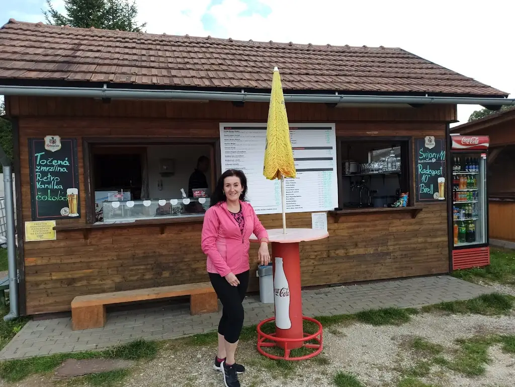 Bohdana Pufferová_Občerstvení v bazaru_Zbraslavice_review