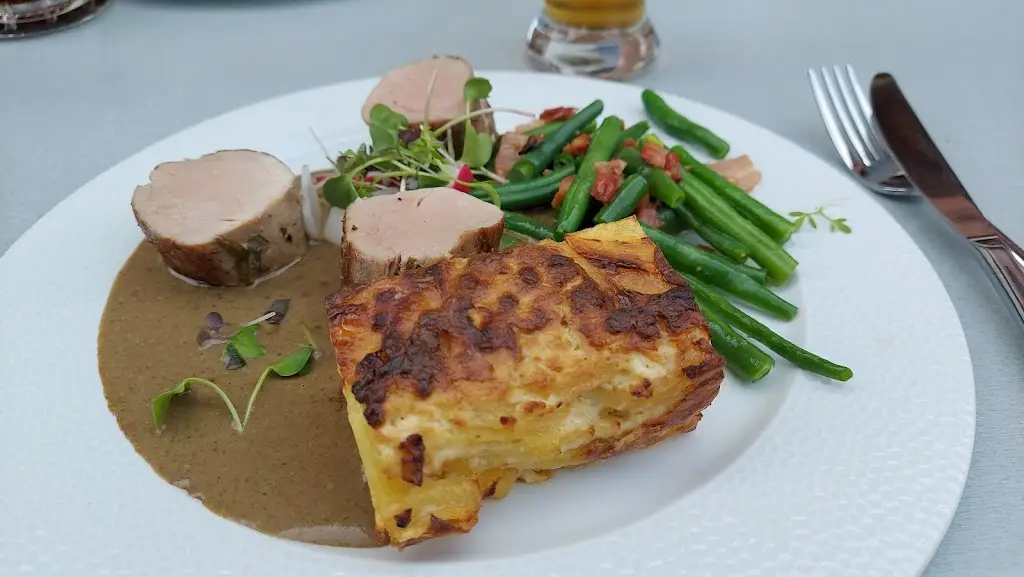 Magnus Ohman_Dvůr Perlová voda_Budyně nad Ohří_review