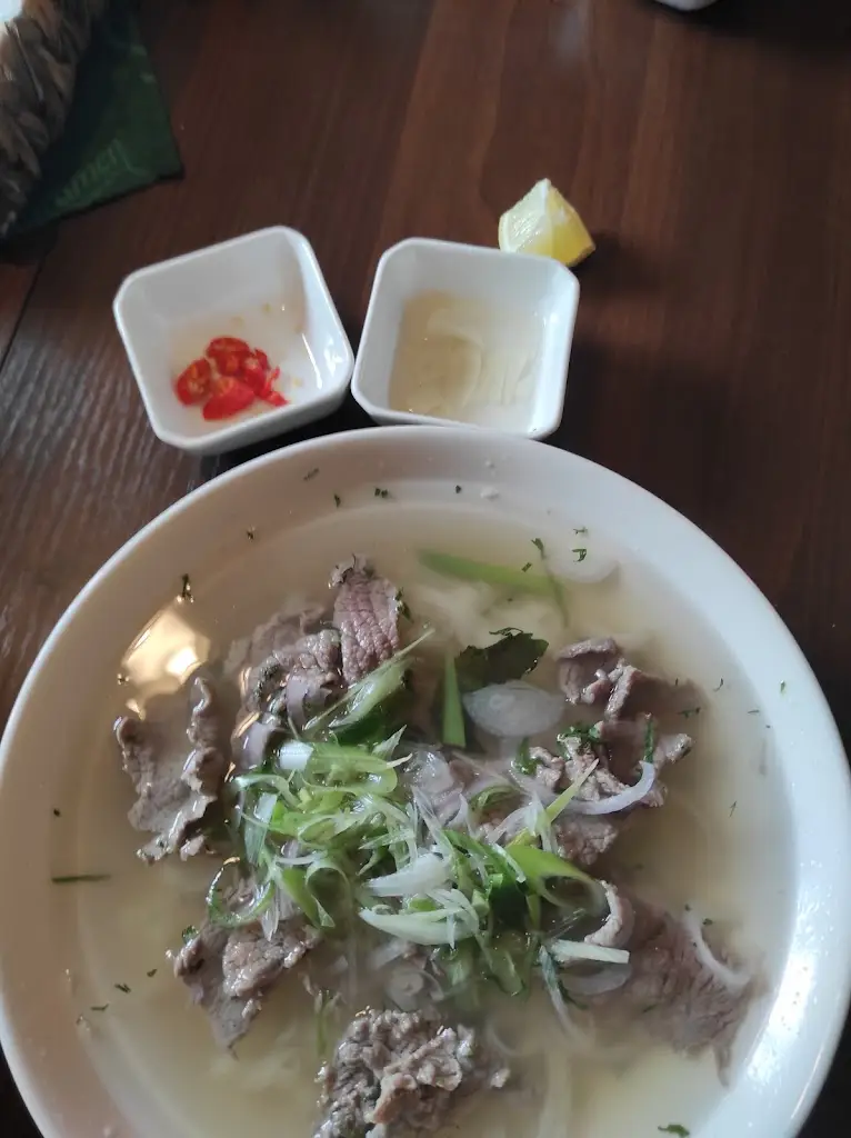 Miroslav Eibl_vietnamese restaurant by the mill_Budyně nad Ohří_review