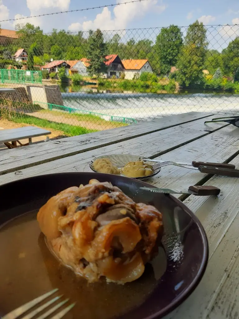 Občerstvení U Jezu - Písty - Martin Vokoun_Budyně nad Ohří_slider_image_2