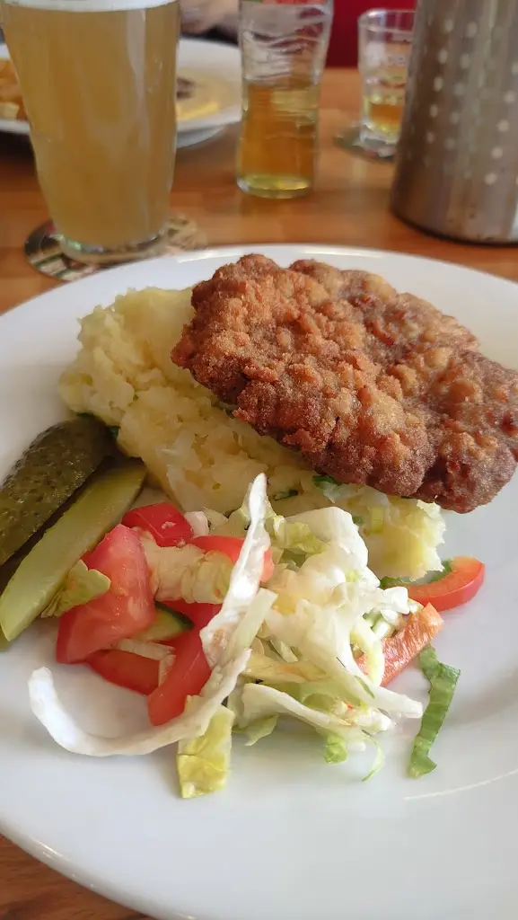 Radek Tejkl_Restaurace Hotel ZRUČ_Zruč nad Sázavou_review