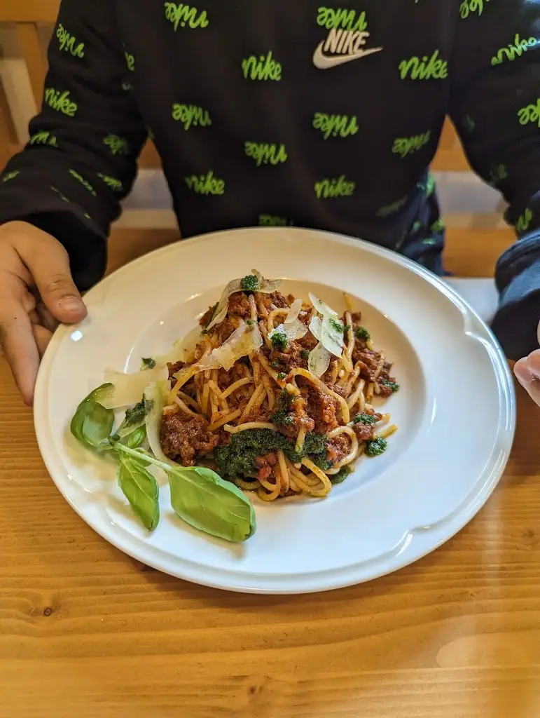 Cristian Varga_Zájezdní hostinec Starý svět_Votice_review