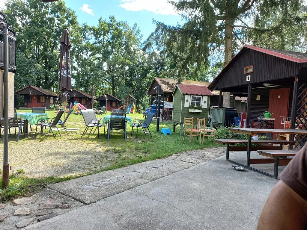 Chatová osada SOUKENÍK_Sezimovo Ústí_slider_image_1