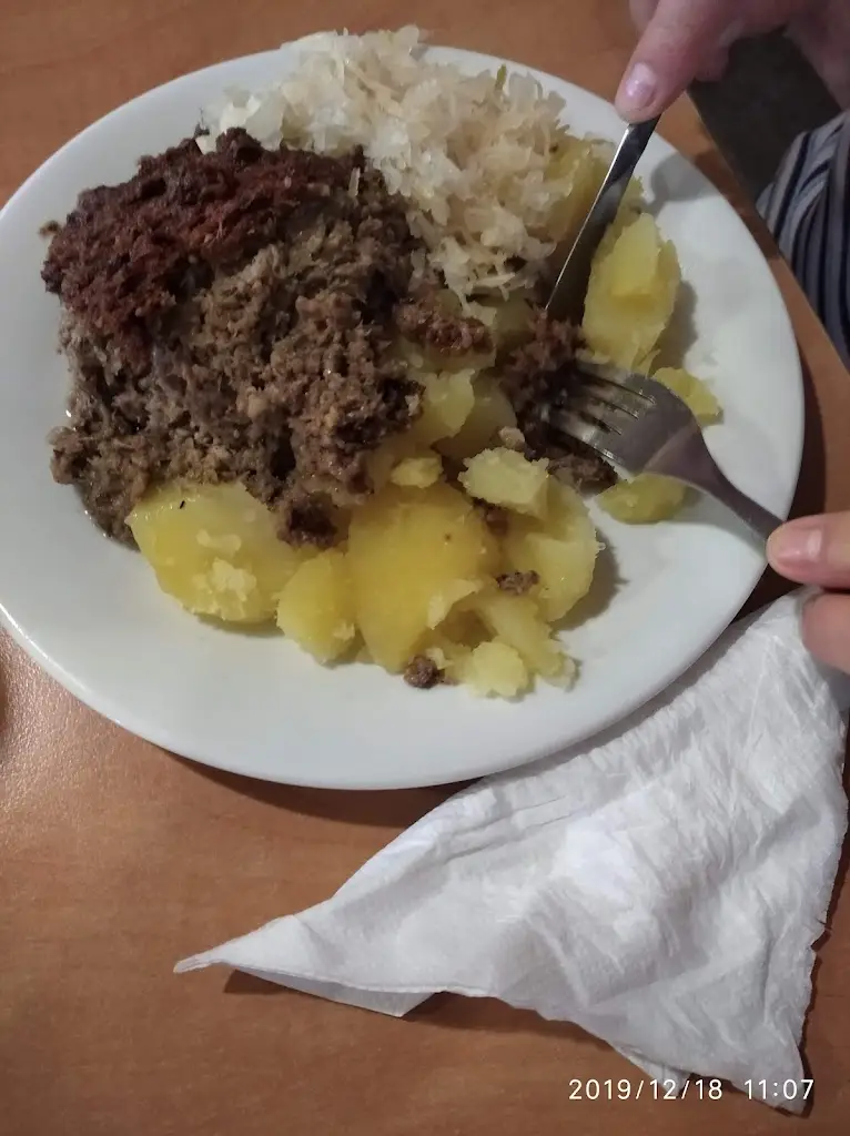 Karel Zika_Hospoda na hřišti_Votice_review