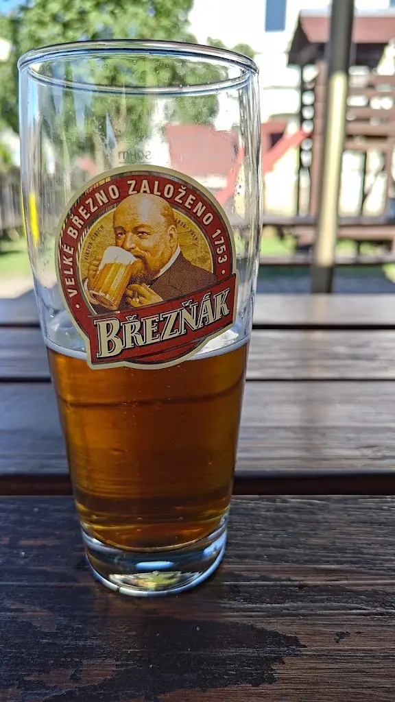 Maciej grat_Hospůdka na křižovatce_Chřibská_review