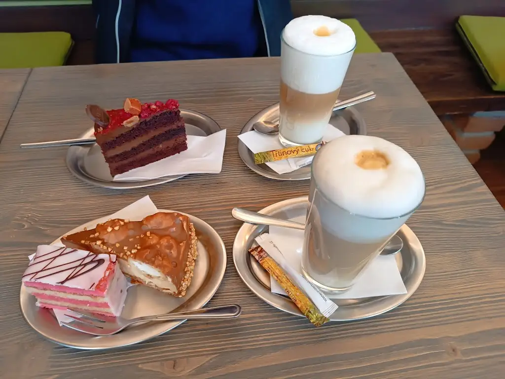 Vaclav Pluskal_Cukrárna U Josefa_Sezimovo Ústí_recensione