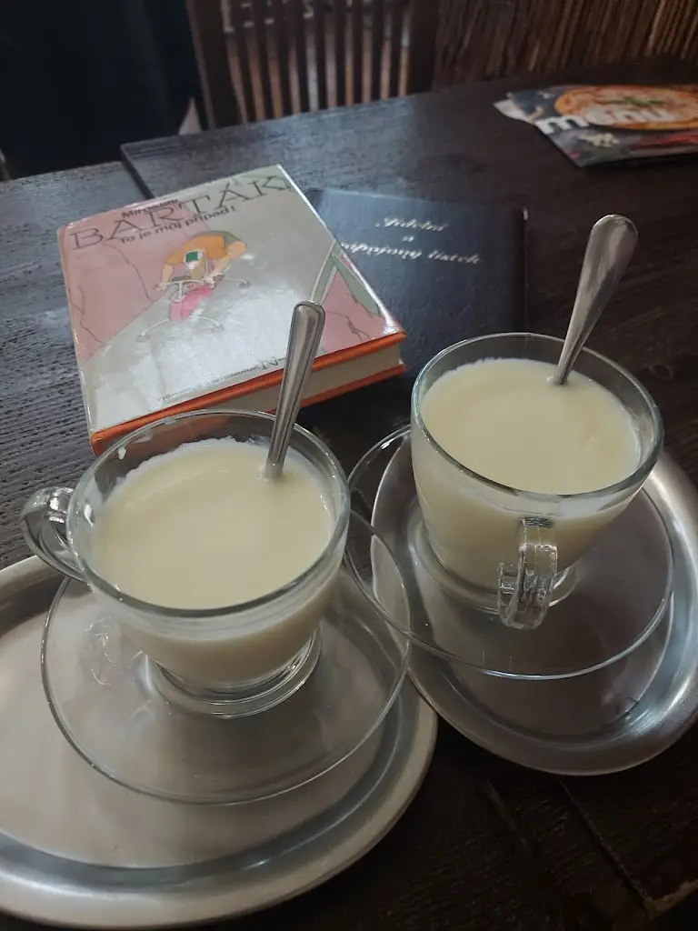 Lukáš Janíček_Cukrárna U Josefa_Sezimovo Ústí_recensione