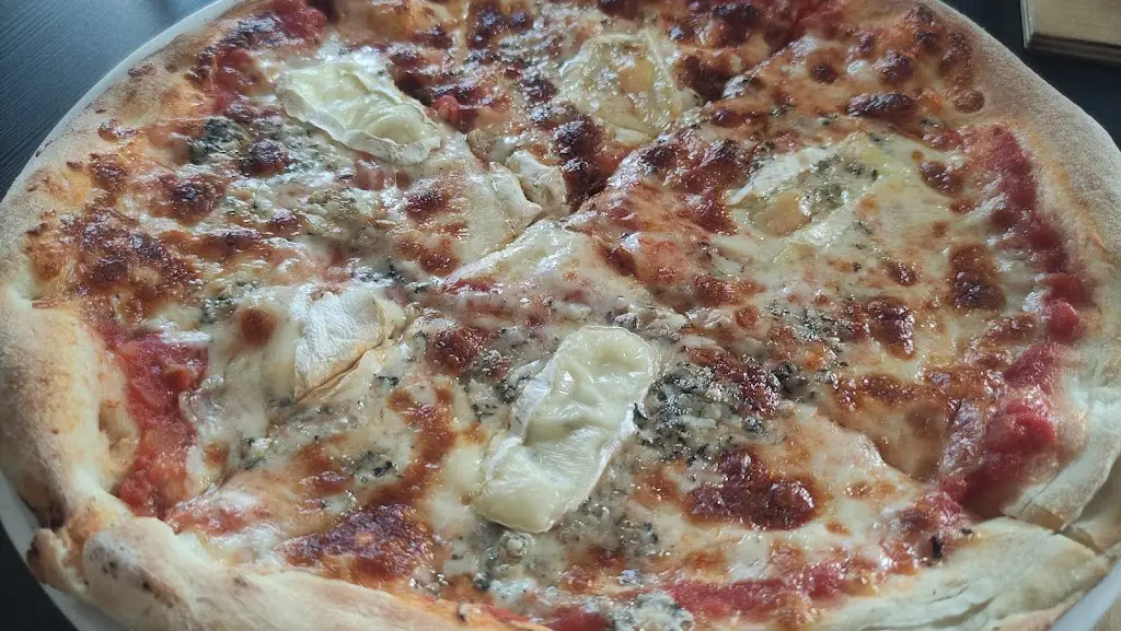 Ladislav Bárta_Pizza u Šottů_Bílina Kyselka_recensione