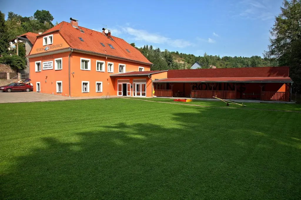 Penzion Restaurace Bowling Bezovka ristorante a Bílina Kyselka