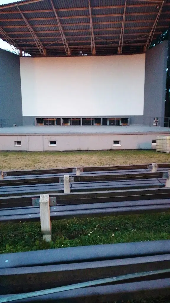 Viktorie Černoskutová_Letní kino na Bílinské kyselce_Bílina Kyselka_review