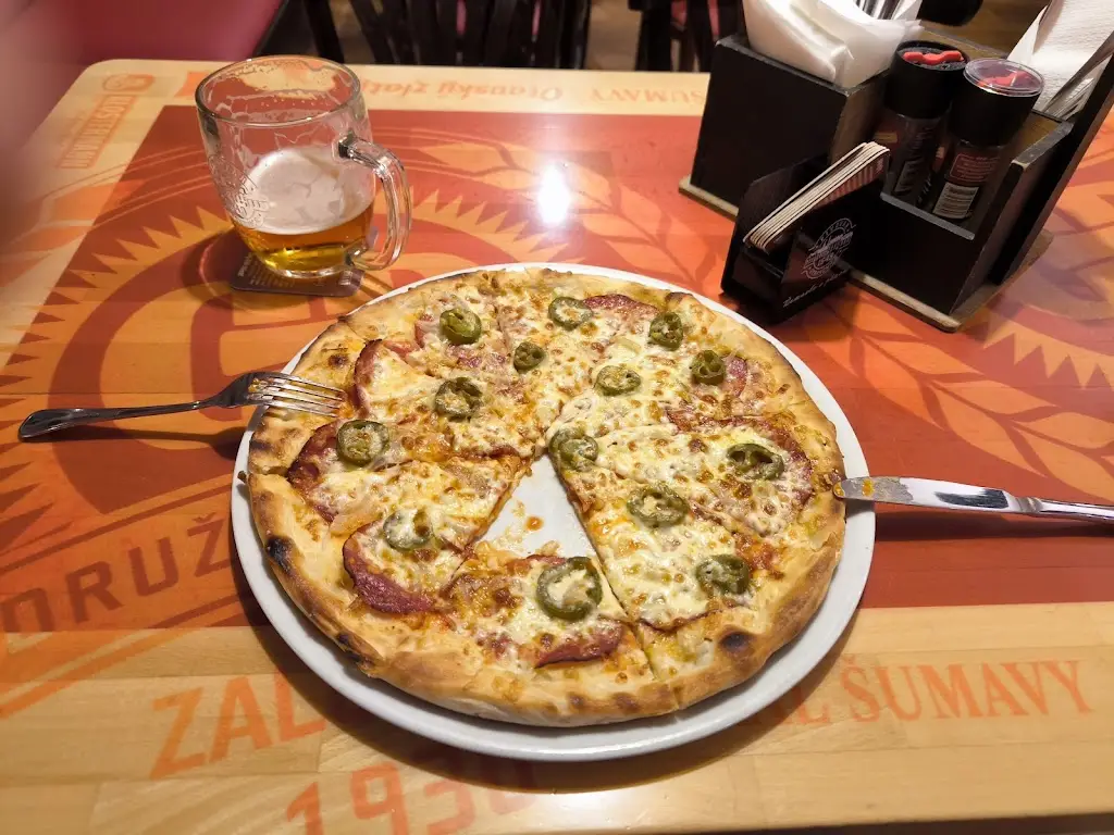 david_Hostinec Družstevní dům_Srubec_review