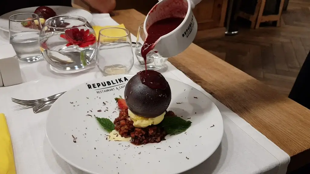 Restaurace Republika_Chomutov_slider_image_2