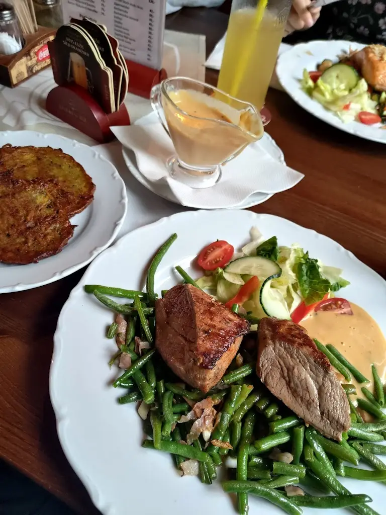 Suzanne Laither_U dvou rytířů_Chomutov_review