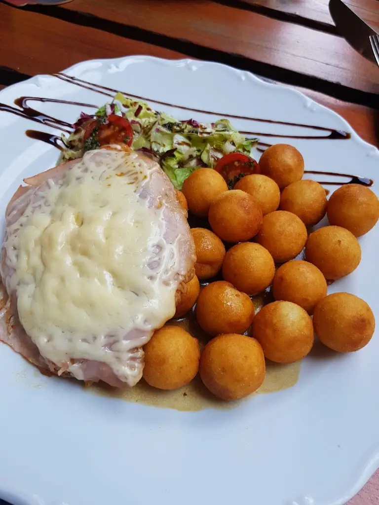 Celina_U dvou rytířů_Chomutov_review