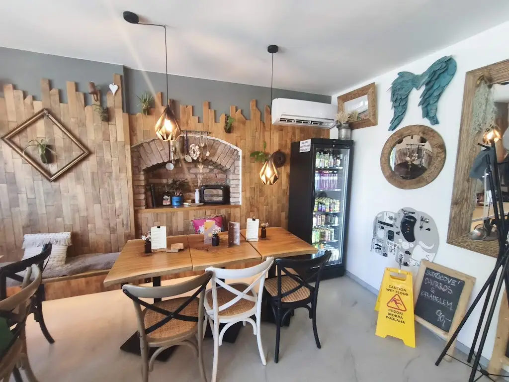 Karel špaček_Kafárna_Hostomice_review