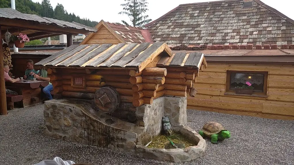 Viktor Kaposi_Motostop_Březno_review