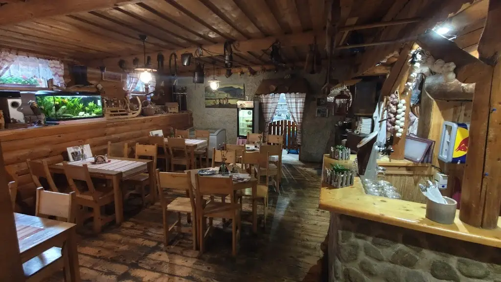 Motostop restaurant in Březno