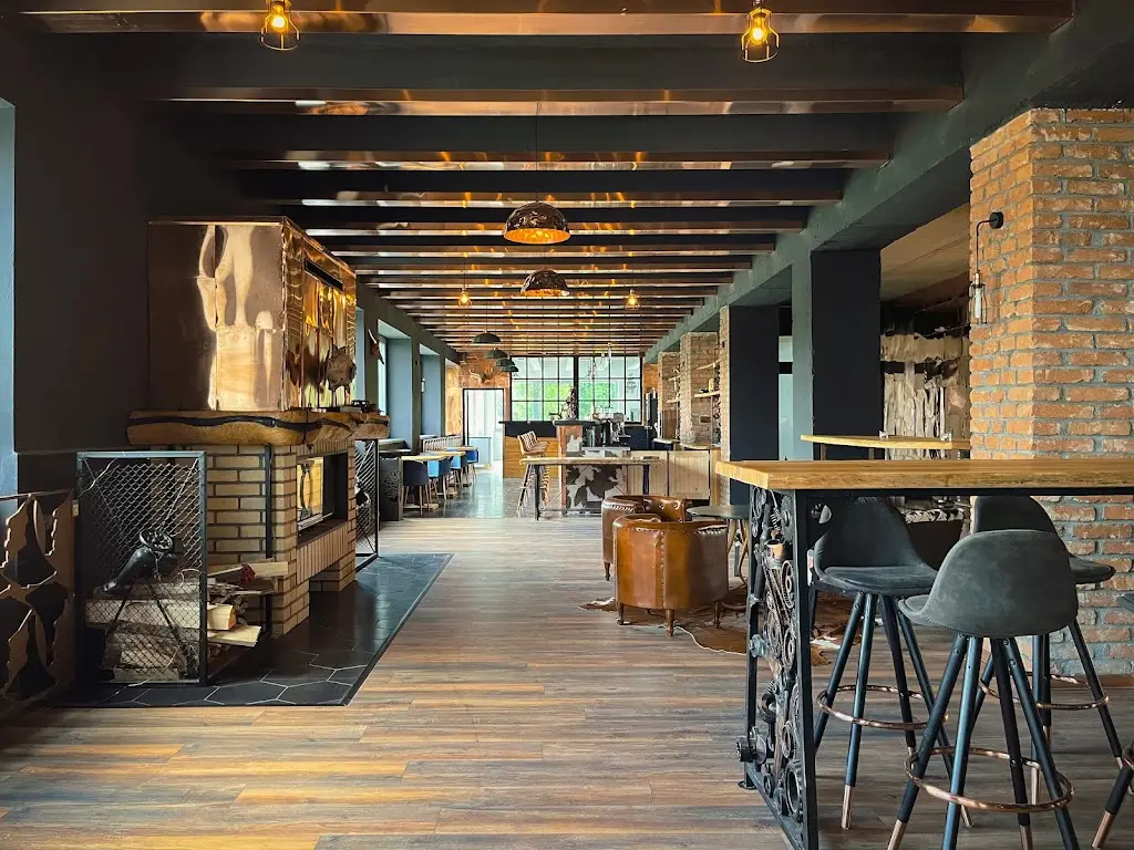 Red Horse Restaurant_Březno_slider_image_1