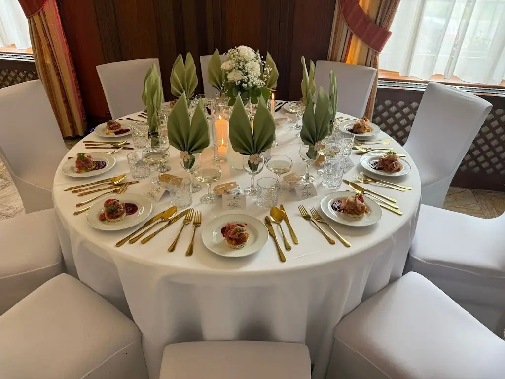 Reštaurácia Salmo_Březno_slider_image_2