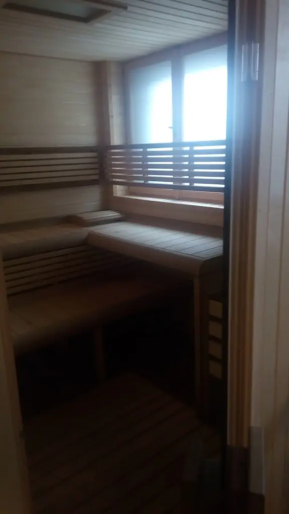 katerina xristof._DOBRÁ CHATA_Stachy_review