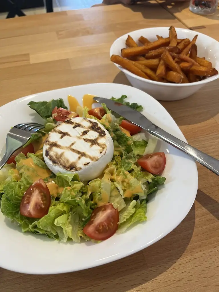 Kaouther Mefteh_Valdemosa Restaurant & Pizza_Březno_review