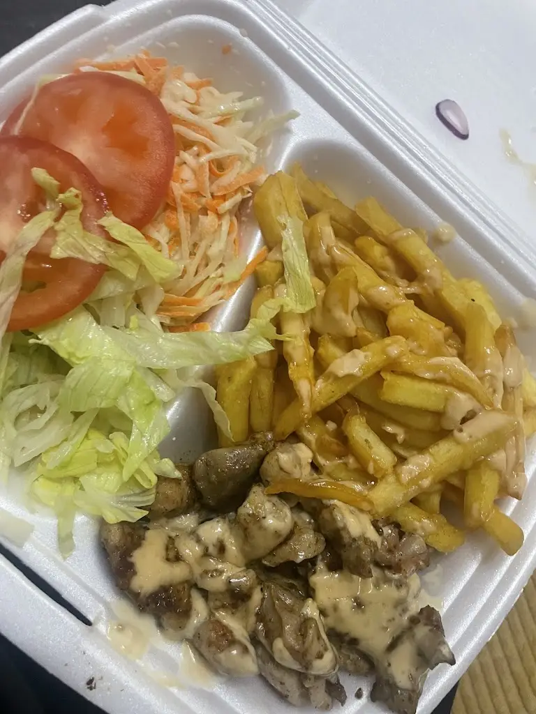 Kika Cabanová_Zimák bar & restaurant_Březno_recensione