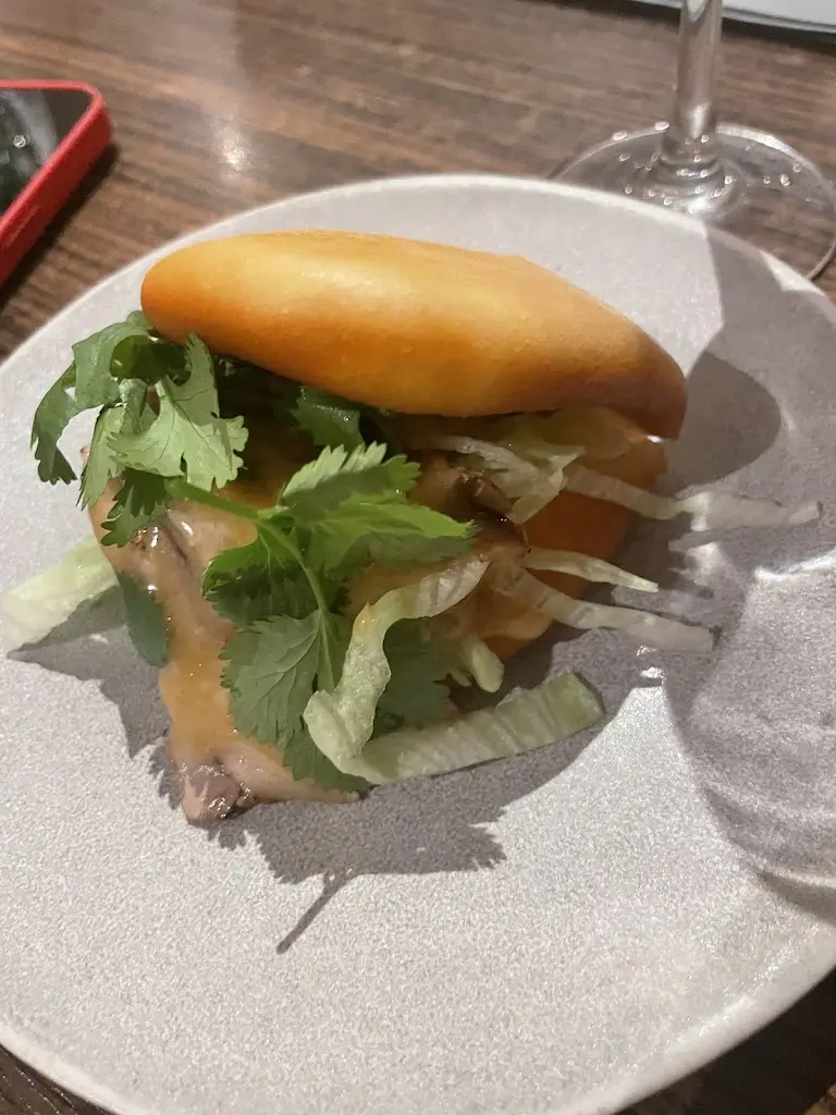 Karolína Ava Poláková_MIRAIKI Sushi, Ramen & Poke bar_Březno_review