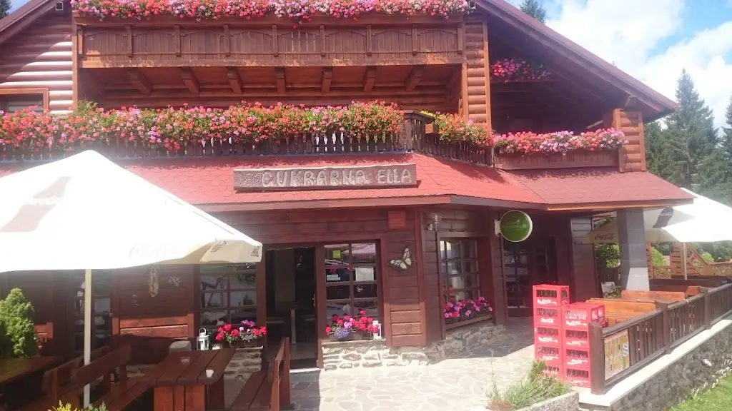 patisserie Ella restaurant in Stachy