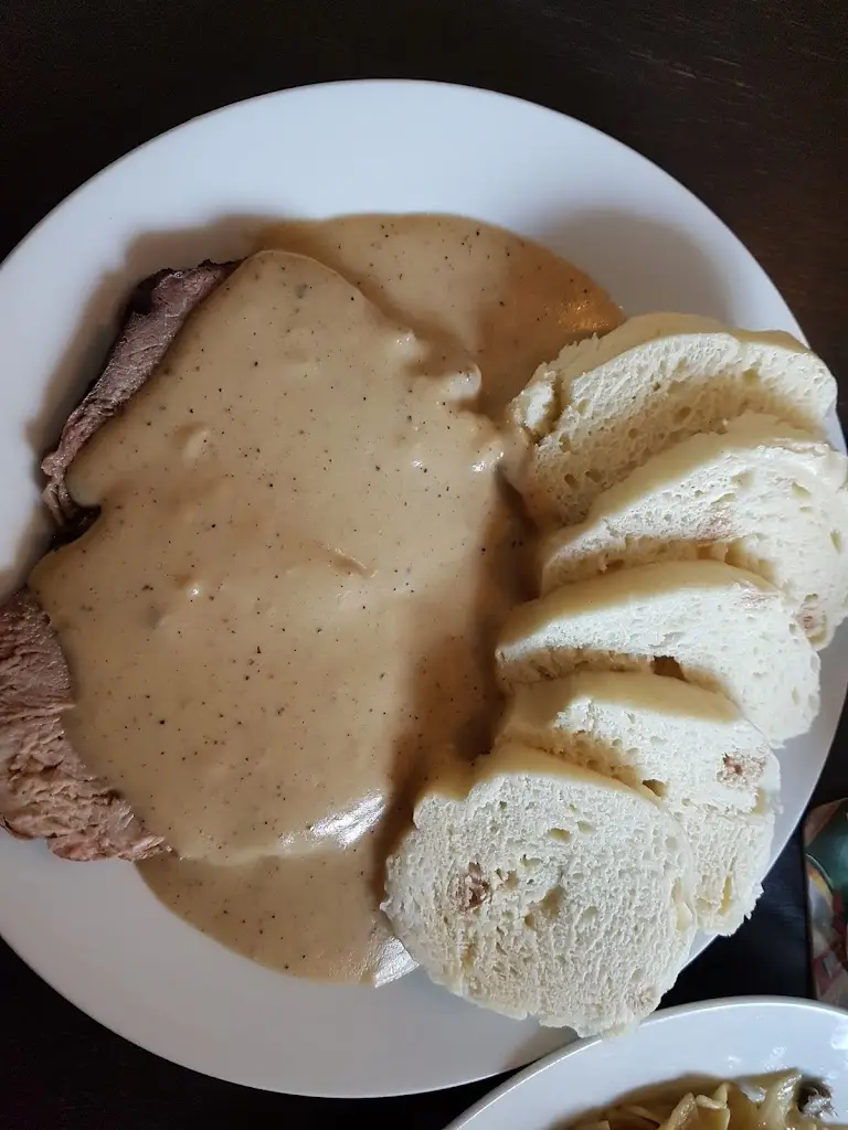 Miroslav Čížek_Hostinec Štampach_Stachy_review