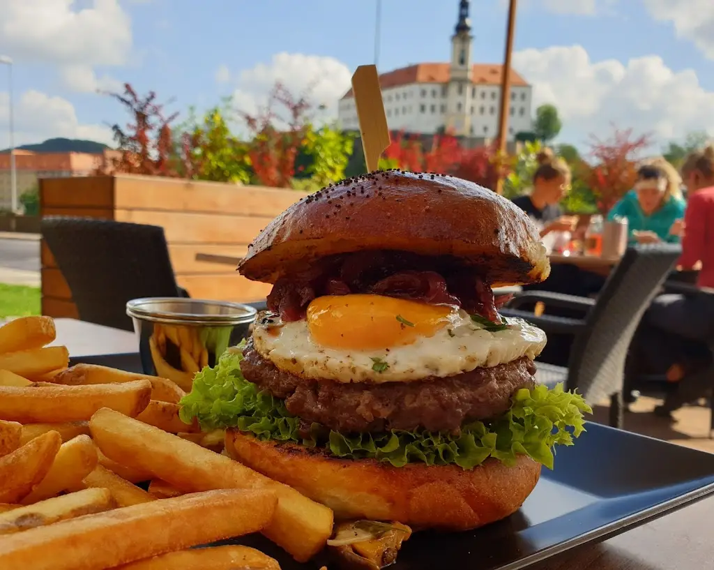 Burger Berg_Děčín_slider_image_3