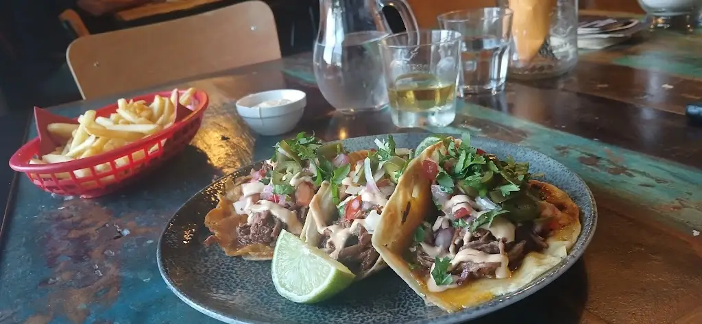 Christian Robson_Karl's Grill Bar_Děčín_review