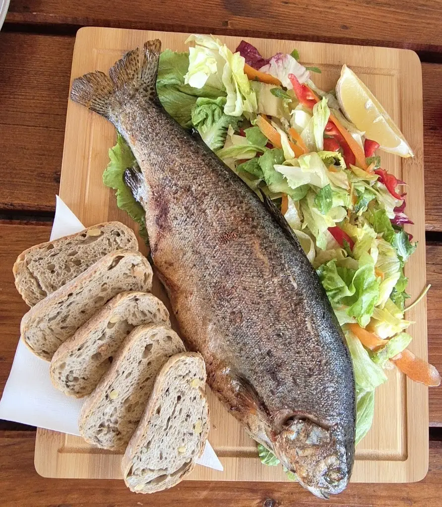 Lucie Plešková_Café Bistro Na svahu_Stachy_review