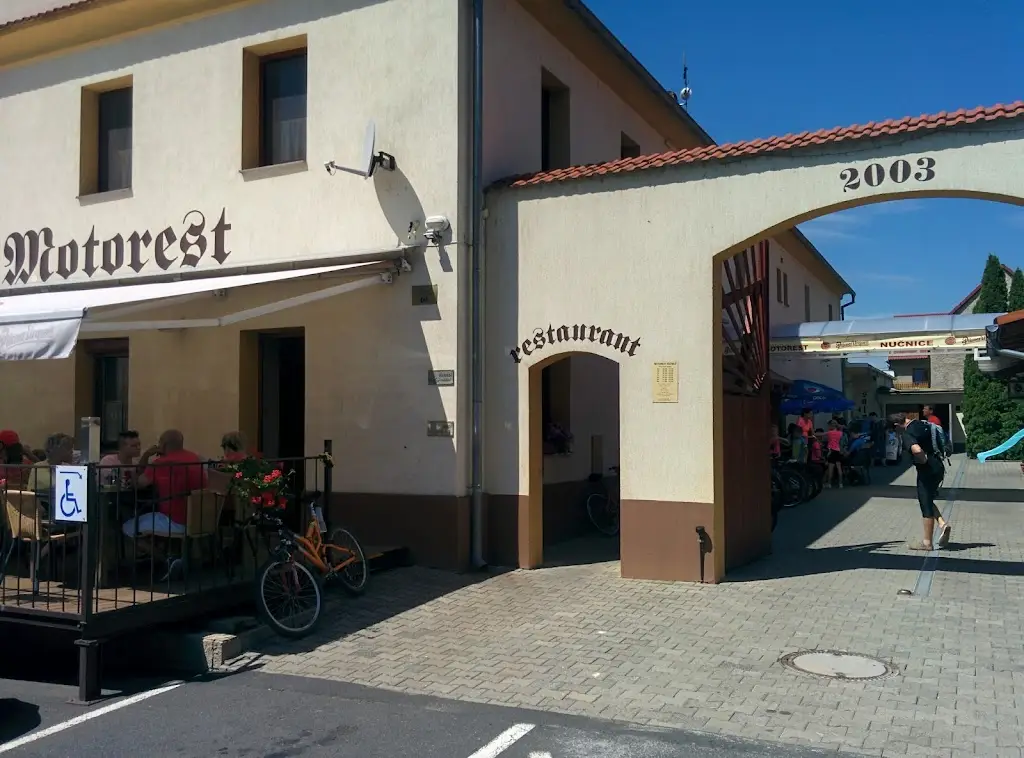 Motorest Nučnice_Čížkovice_slider_image_1