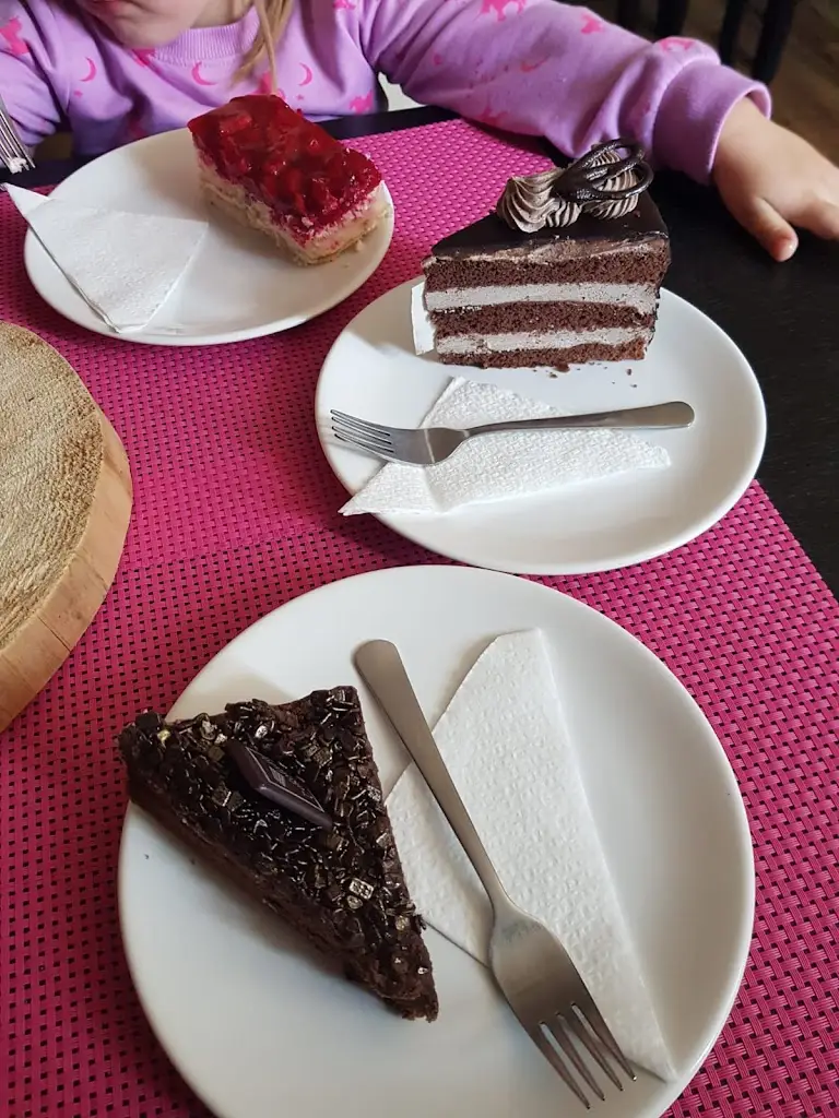 Mirosslav Combat Repka_Cukrkavárna Kovářská - Cukrárna a kavárna_Kovářská_review