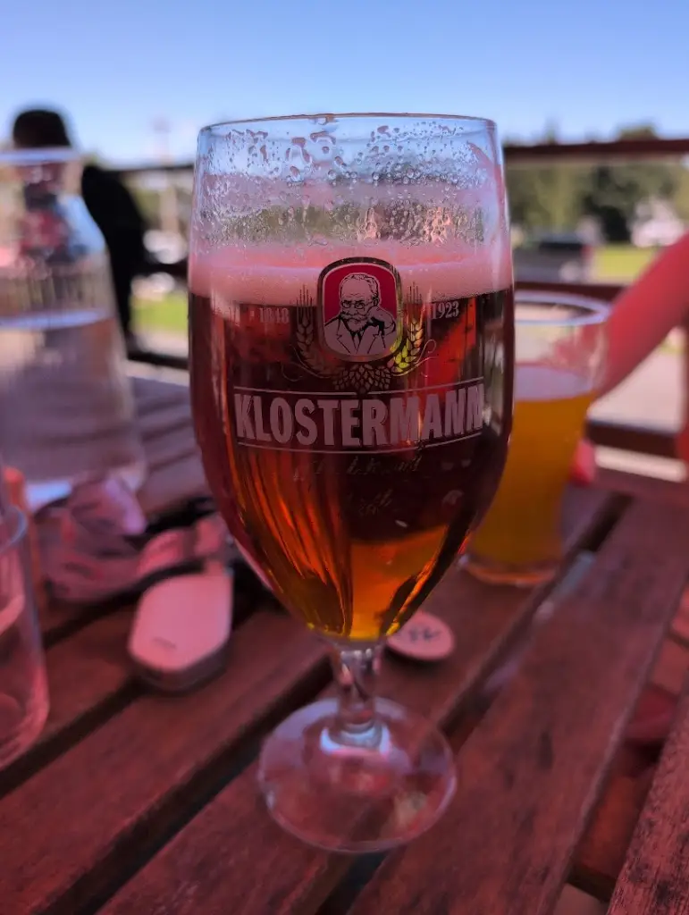 Maarten Verheyen_Bufet pod stadionem (Churáňov)_Stachy_review