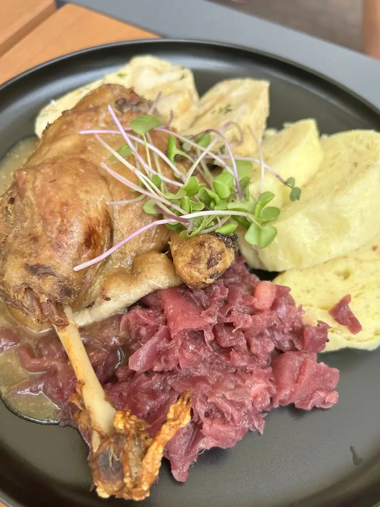 Tomas Ondrčka_Restaurace Národ_Soběslav_review