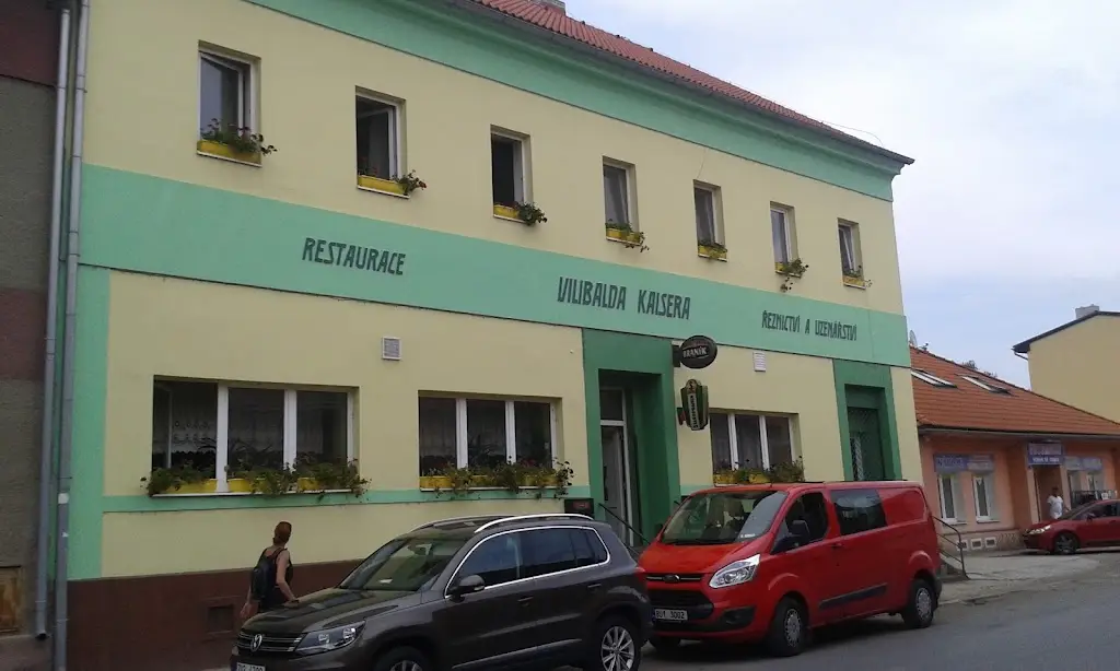 Restaurace a řeznictví U Kaiserů ristorante a Lenešice